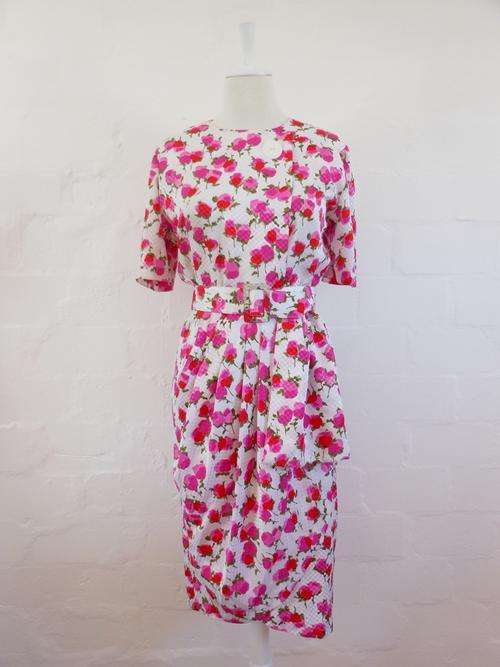 VINTAGE PINK WHITE FLORAL PRINT BELTED WRAP COCKTAIL DRESS - SIZE 6