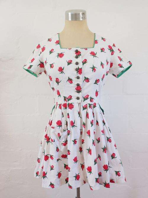 *END SEASON SALE* VINTAGE ROSE FLORAL PRINT RED WHITE MINI SUMMER DRESS - SIZE 6/8