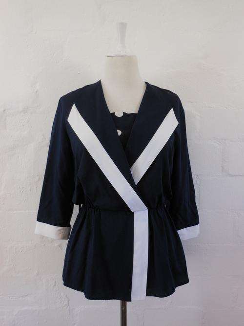 *END SEASON SALE* VINTAGE NAVY BLUE WHITE POLKA DOT V NECK STRIPE PEPLUM TOP BLOUSE SHIRT - SIZE 10