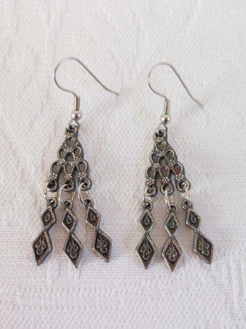 VINTAGE SILVER PLATED LINK DROP GEOMETRIC PIERCED EARRINGS