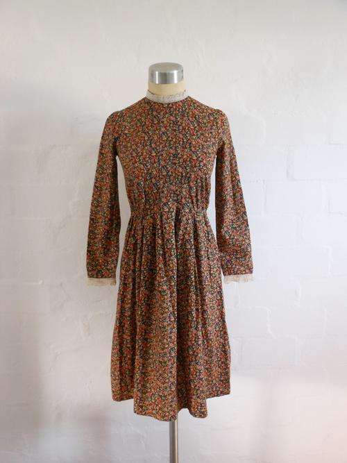 VINTAGE FLORAL PRINT ORANGE BLACK LONG SLEEVE LACE HIGH COLLAR DAY DRESS - SIZE 6