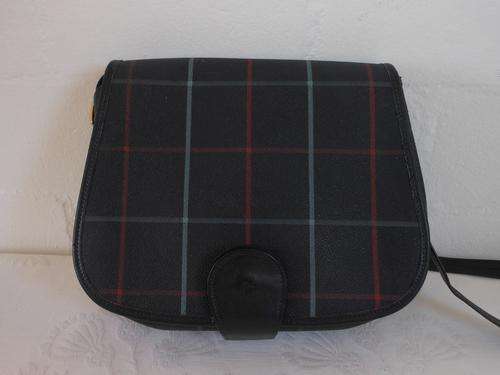 *BURBERRY'S* DESIGNER VINTAGE PLAID CHECK NAVY BLUE VINYL SLING MESSENGER BAG HANDBAG