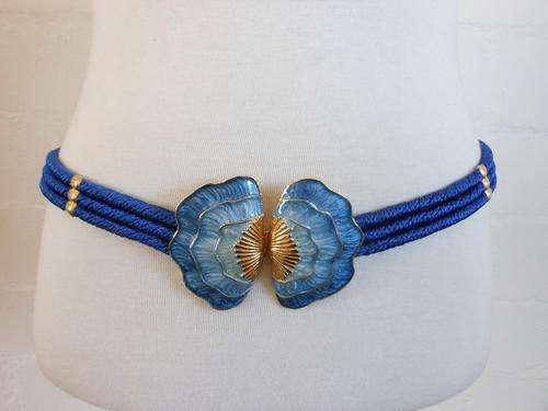 VINTAGE ELASTICATED BLUE ENAMEL BUCKLE BELT