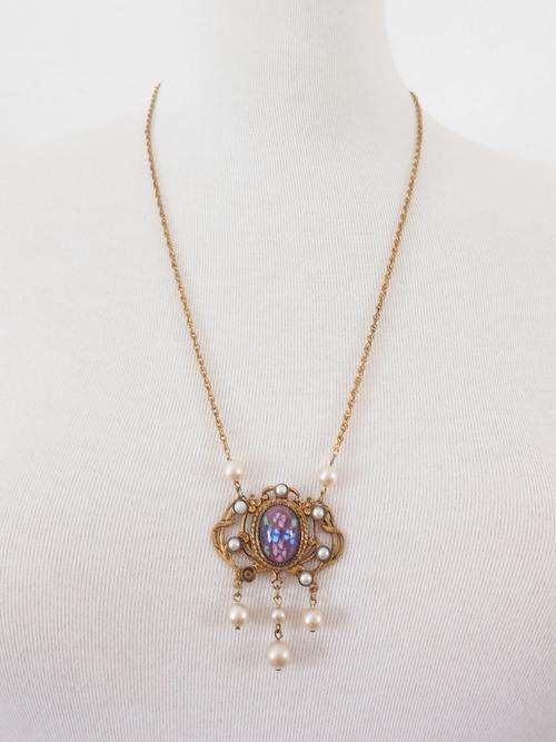 VINTAGE GOLD PLATED FAUX PEARL FLORAL NECKLACE CHAIN