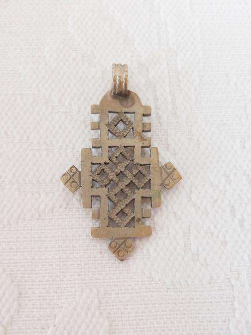 *END SEASON SALE - 50% OFF* VINTAGE ETHIOPIAN SILVER CROSS SMALL PENDANT