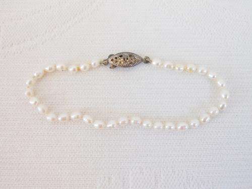 FRESHWATER CULTURED PEARL VINTAGE KNOTTED BRACELET WITH SILVER PLATED CLASP