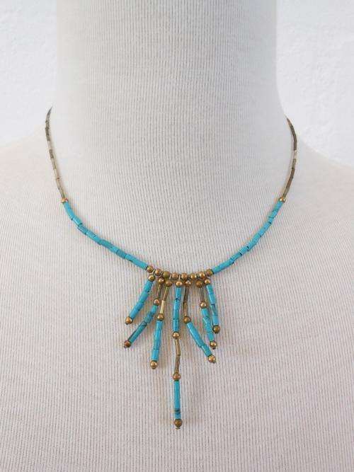 VINTAGE TURQUOISE BEADED BRASS CHOKER NECKLACE