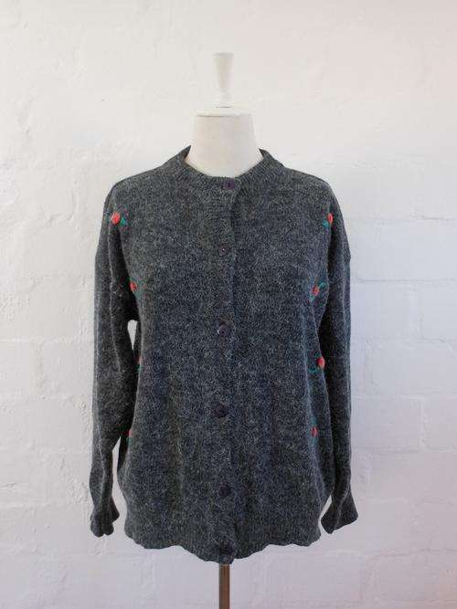 VINTAGE PAUL VIVALDI GREY ROSE EMBROIDERED CARDIGAN JERSEY - SIZE LARGE