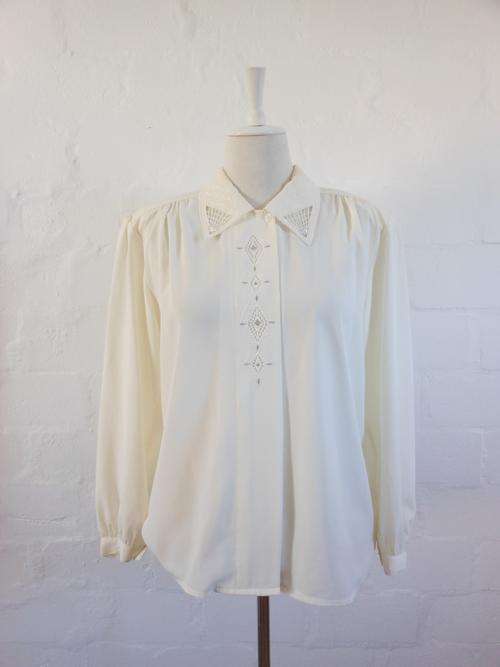 VINTAGE CREAM EMBROIDERED CUT OUT LONG SLEEVE BLOUSE TOP SHIRT - SIZE 12