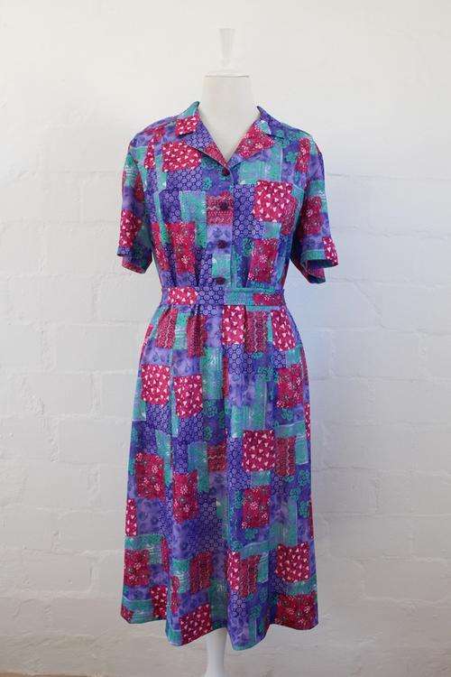 VINTAGE PATCH FLORAL PRINT PURPLE PINK TIE WAIST DAY DRESS - SIZE 16