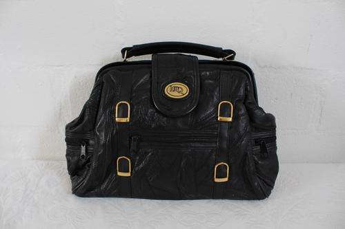 VINTAGE GENUINE LEATHER BLACK PATCH BAG HANDBAG