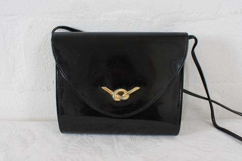 VINTAGE BLACK PATENT FAUX LEATHER VINYL SLING BAG HANDBAG