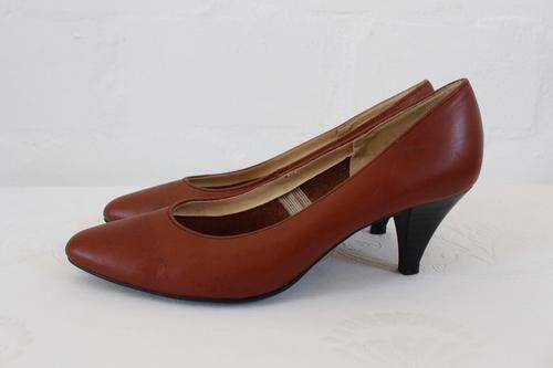 VINTAGE RINALDI GENUINE LEATHER BROWN TAN HEELS SHOES - SIZE 6