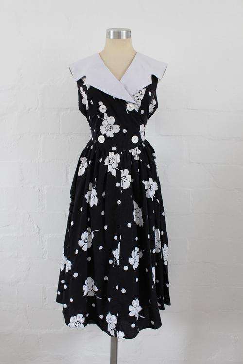 VINTAGE BLACK WHITE FLORAL PRINT OVERSIZE COLLAR DAY DRESS - SIZE 12