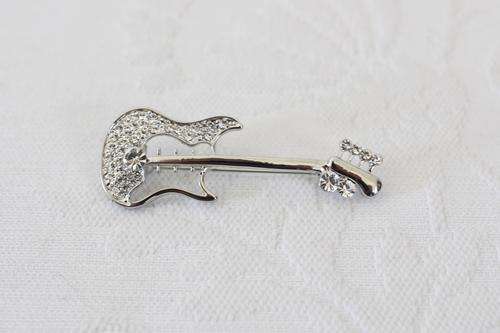 SILVER PLATED RHINESTONE GUITAR BROOCH PIN