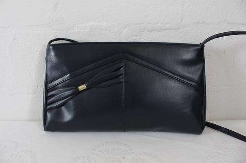 VINTAGE NAVY BLUE VINYL FAUX LEATHER SHOULDER BAG