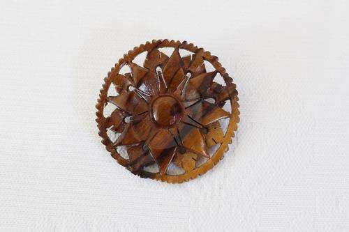 VINTAGE WOODEN CARVED FLORAL ROUND BROOCH PIN