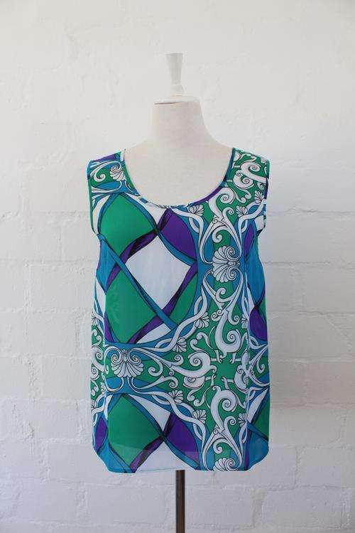 VINTAGE GREEN WHITE BAROQUE PRINT SLEEVELESS TOP - SIZE 12