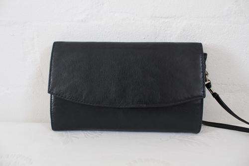 VINTAGE BLACK GENUINE LEATHER CLUTCH SLING HANDBAG BAG