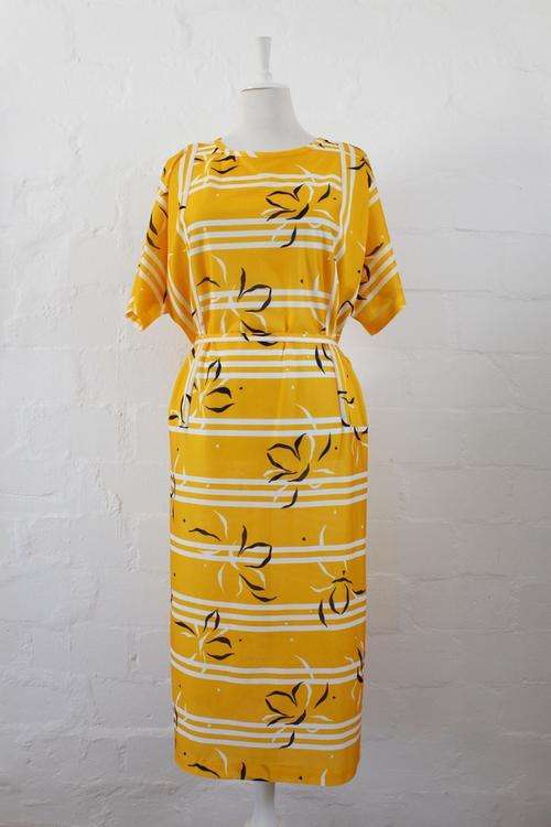VINTAGE YELLOW WHITE STRIPED TIE WAIST DAY DRESS - SIZE 18