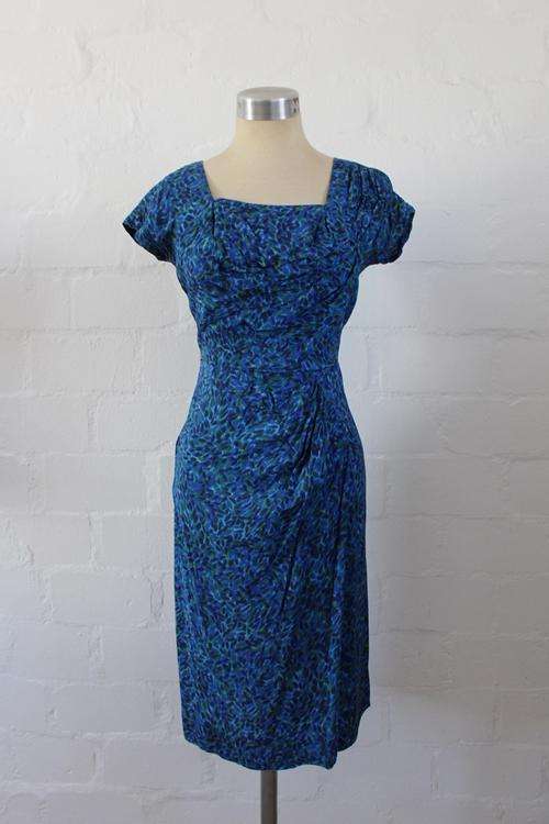 VINTAGE 100% SILK BLUE GREEN PRINTED RUCHED COCKTAIL DRESS - SIZE 8