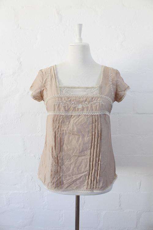 SILK COTTON BEIGE EMBROIDERED LACE SHORT SLEEVE TOP BLOUSE SHIRT - SIZE 10