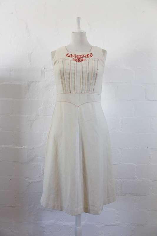 VINTAGE CREAM EMBROIDERED SLEEVELESS WOOL DRESS - SIZE 10