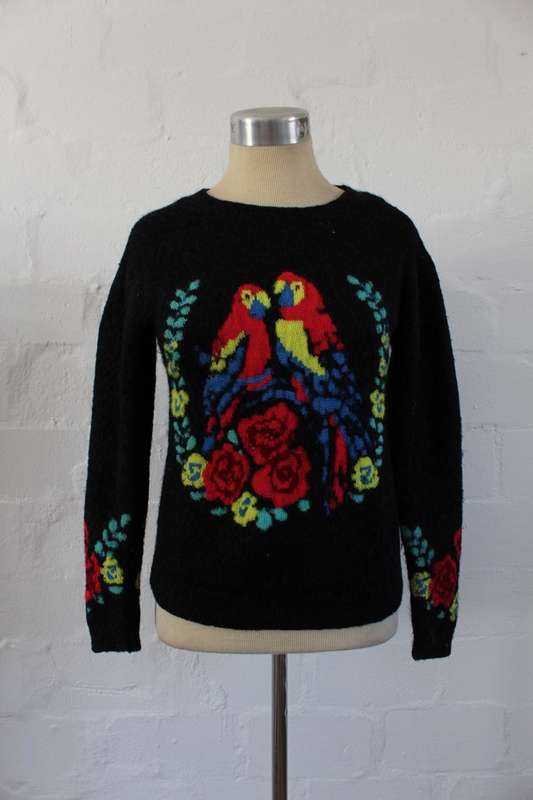 VINTAGE WOOL PARROT BIRD DESIGN BLACK RED JERSEY SWEATER - SIZE S