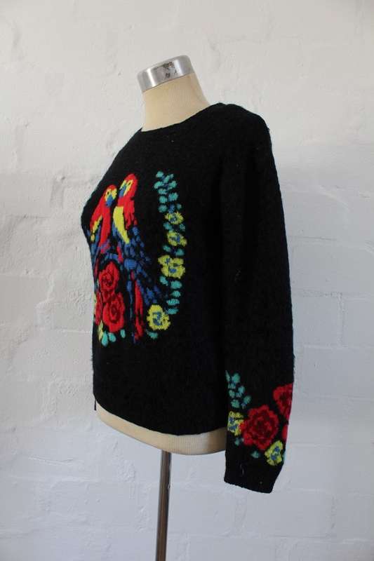 VINTAGE WOOL PARROT BIRD DESIGN BLACK RED JERSEY SWEATER - SIZE S
