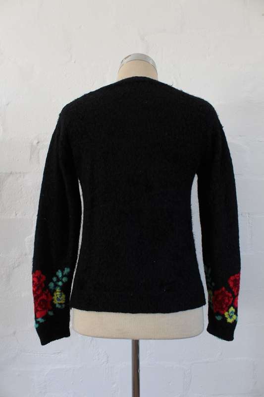 VINTAGE WOOL PARROT BIRD DESIGN BLACK RED JERSEY SWEATER - SIZE S