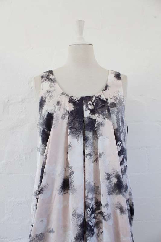 H&M GREY PINK PRINTED COCKTAIL DRESS - SIZE 12