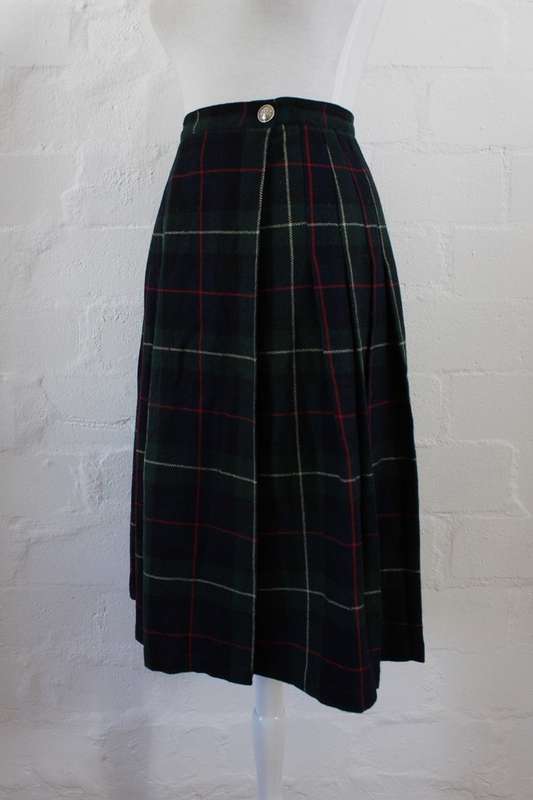 VINTAGE PLAID TARTAN NAVY GREEN WOOL WRAP SKIRT - SIZE 8