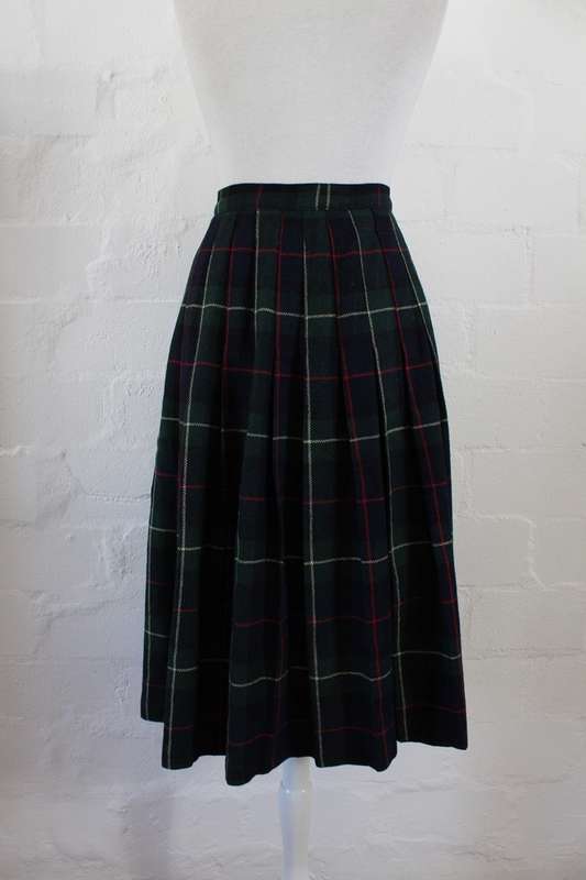 VINTAGE PLAID TARTAN NAVY GREEN WOOL WRAP SKIRT - SIZE 8