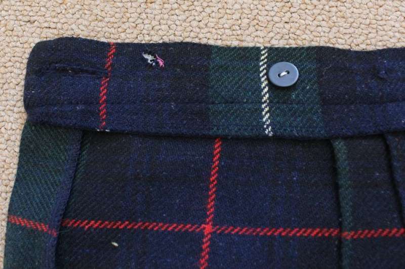 VINTAGE PLAID TARTAN NAVY GREEN WOOL WRAP SKIRT - SIZE 8