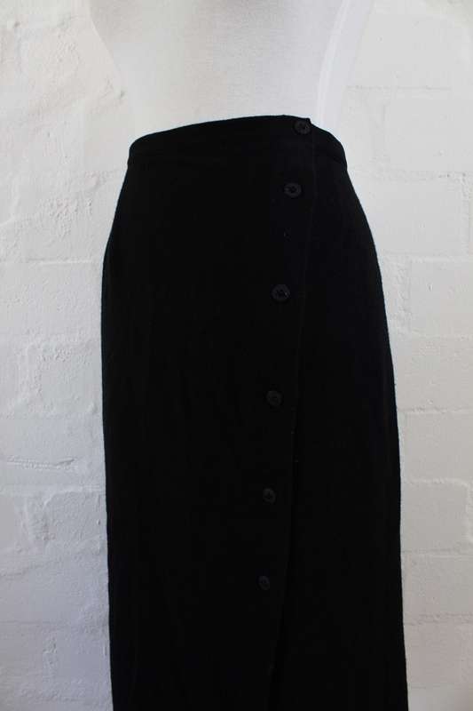 VINTAGE BLACK WOOL BUTTON DOWN WRAP SKIRT - SIZE 14