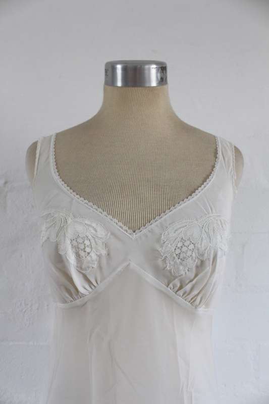 VINTAGE LACE CREAM SLIP DRESS CHEMISE NIGHTIE LINGERIE - SIZE 8