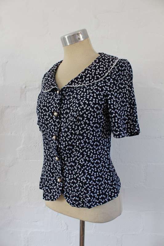 VINTAGE BOW PRINT NAVY WHITE SHORT SLEEVE TOP BLOUSE SHIRT - SIZE 8
