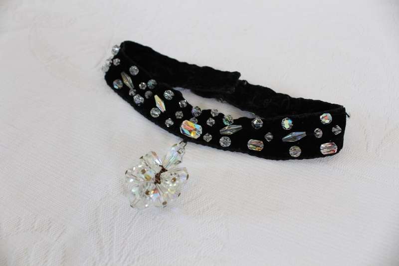 VINTAGE CRYSTAL BEADED VELVET BLACK CHOKER NECKLACE