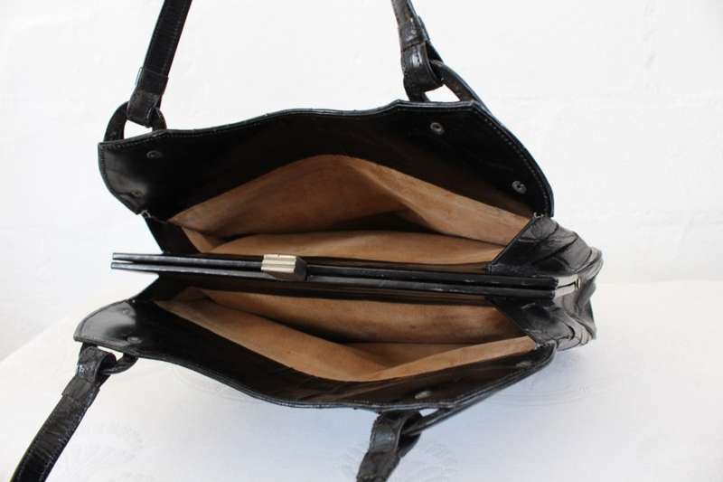 *GENUINE CROCODILE SKIN* VINTAGE BLACK LEATHER HANDBAG BAG