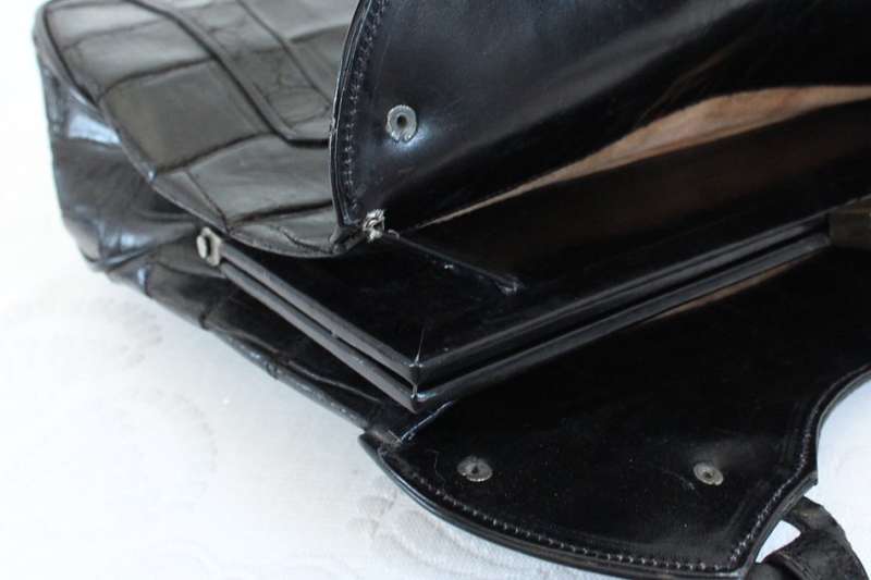 *GENUINE CROCODILE SKIN* VINTAGE BLACK LEATHER HANDBAG BAG