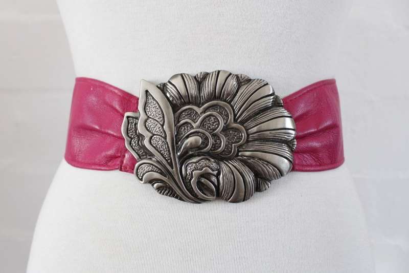 VINTAGE GENUINE LEATHER PINK CHUNKY BUCKLE BELT