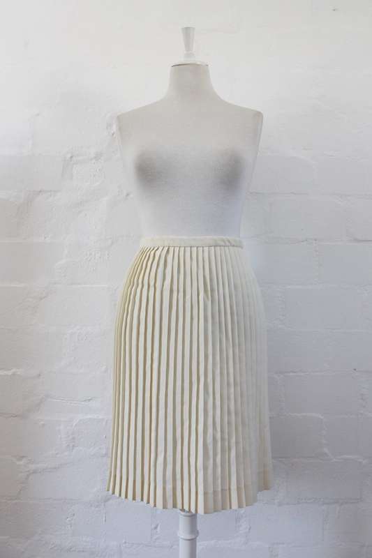 VINTAGE CREAM PLEATED HIGH WAIST SKIRT - SIZE 12