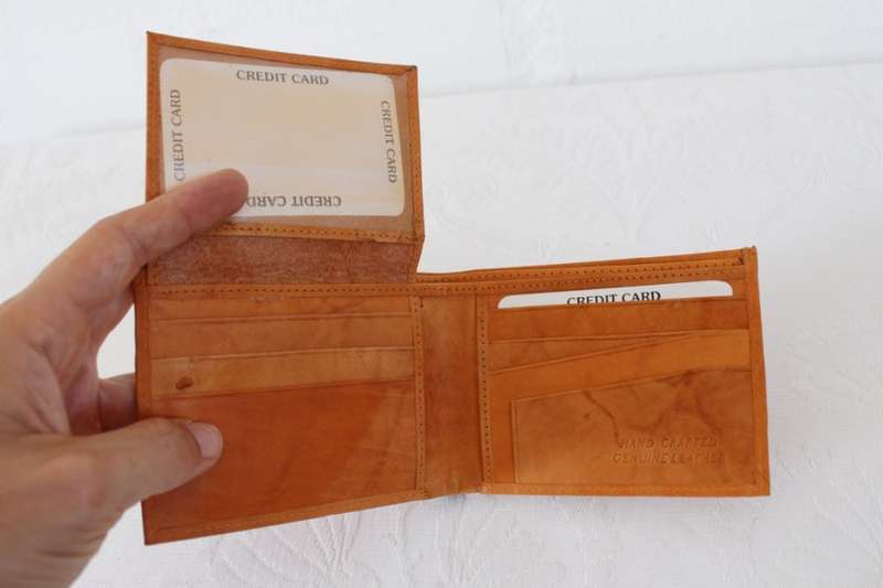 *NEW* GENUINE LEATHER MEN'S TAN BROWN BI-FOLD WALLET