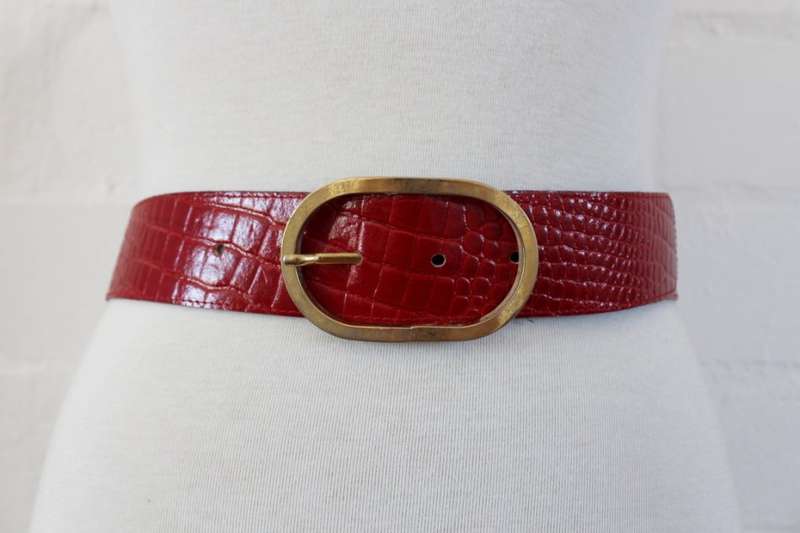 VINTAGE GENUINE LEATHER RED CROC PRINT WAIST BELT