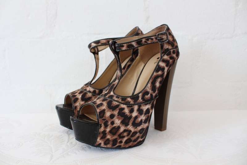 *NEW* LEOPARD PRINT PLATFORM HIGH HEELS SHOES - SIZE 5