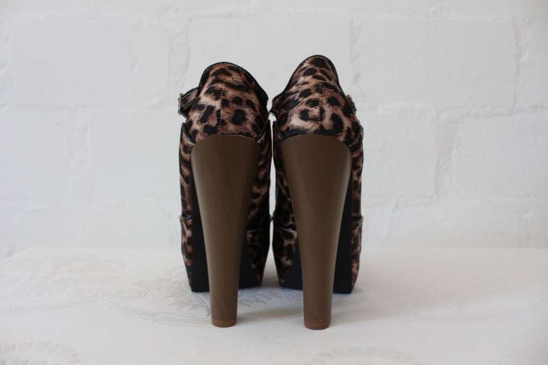 *NEW* LEOPARD PRINT PLATFORM HIGH HEELS SHOES - SIZE 5