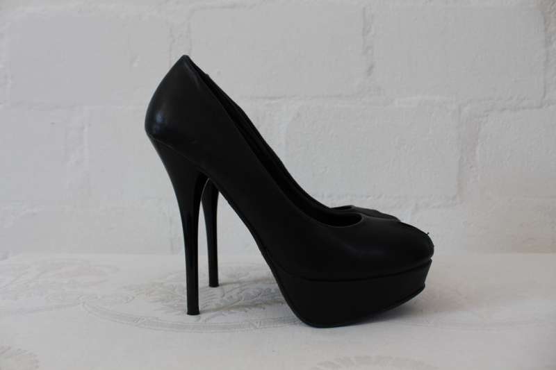 BLACK FAUX LEATHER PLATFORM STILETTO HIGH HEELS SHOES - SIZE 5