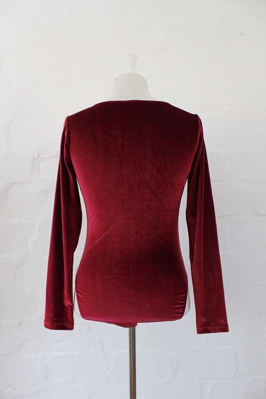 VINTAGE VELVET RED LONG SLEEVE BODYSUIT TOP - SIZE M