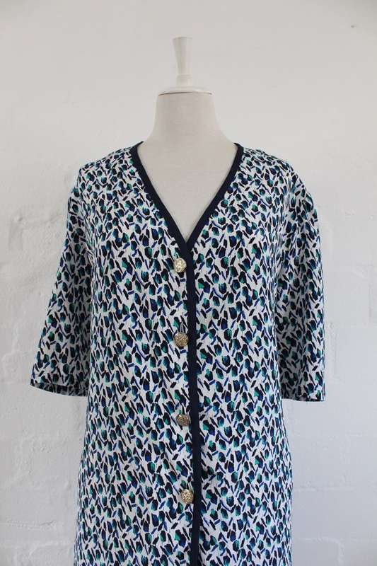 *FLASH SALE - 50% OFF!* VINTAGE TWO PIECE BLUE WHITE PRINTED PLEATED SKIRT TOP SET - SIZE 24