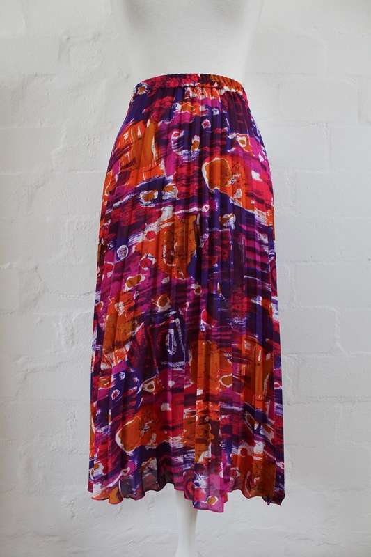 *FLASH SALE - 50% OFF!* VINTAGE TWO PIECE ORANGE PINK PRINTED PLEATED SKIRT TOP SET - SIZE 22